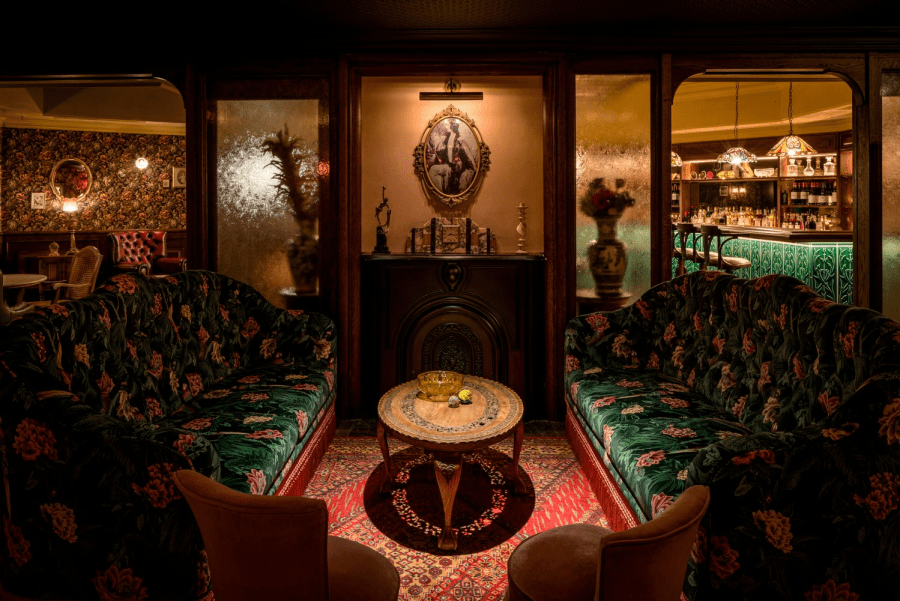 bar